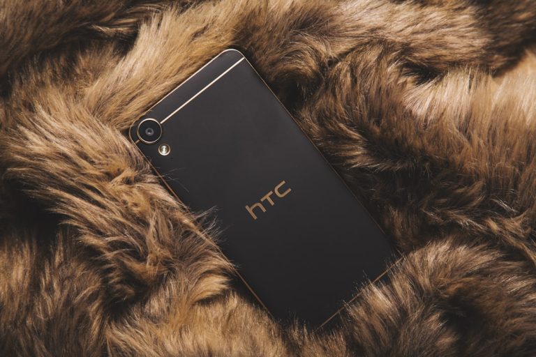 Tech Luxury vs. Affordable: Navigating the World of High-End and Budget-Friendly Gadgets